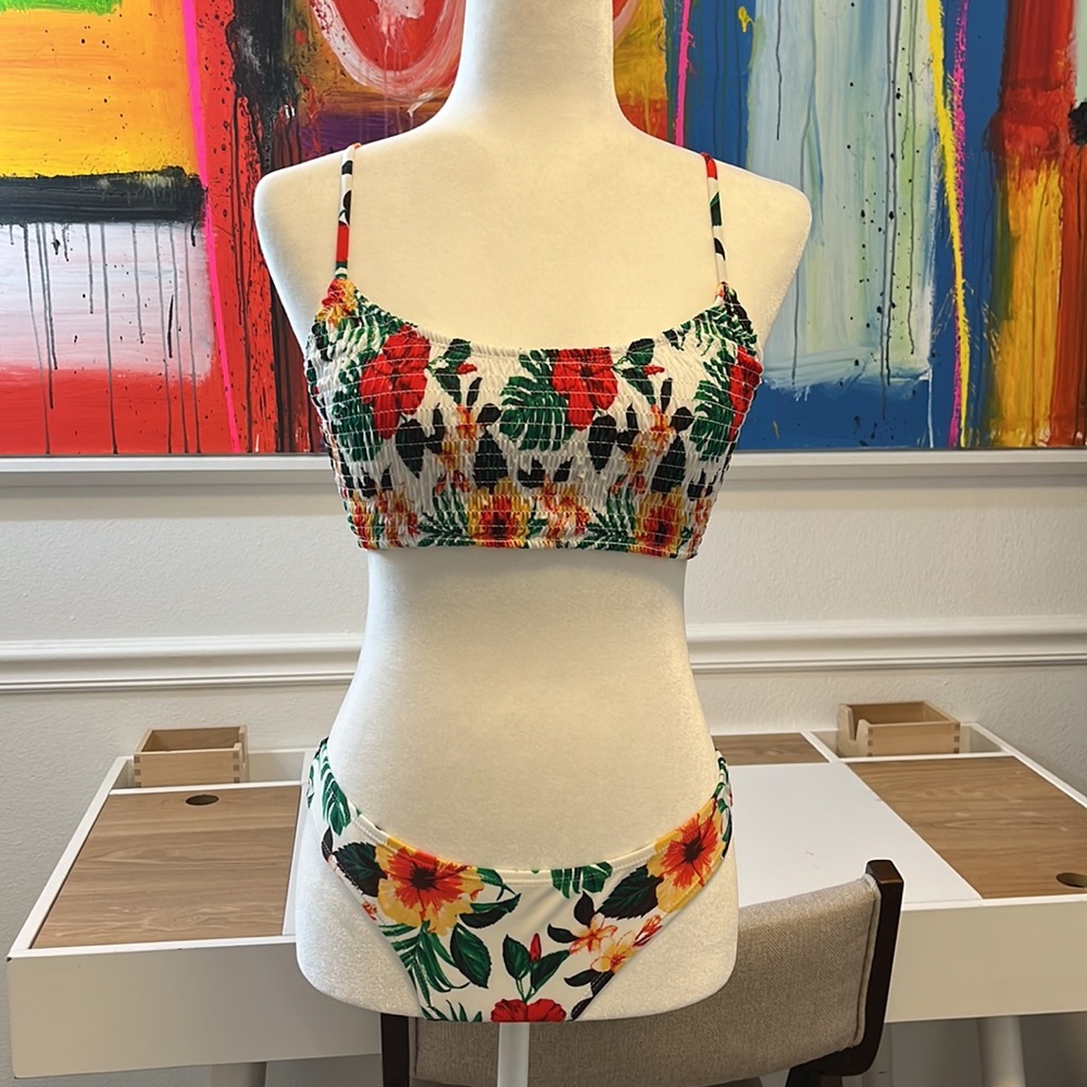 Never worn floral 2piece swim